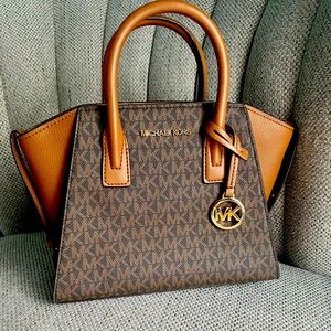 Michael Kors Avril Satchel Small